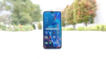 Oppo A11k mengusung layar dengan notch tetesan air. Ukurannya 6,22 inci dengan resolusi 1520 × 720 pixel. Foto: Adi Fida Rahman/detikINET
