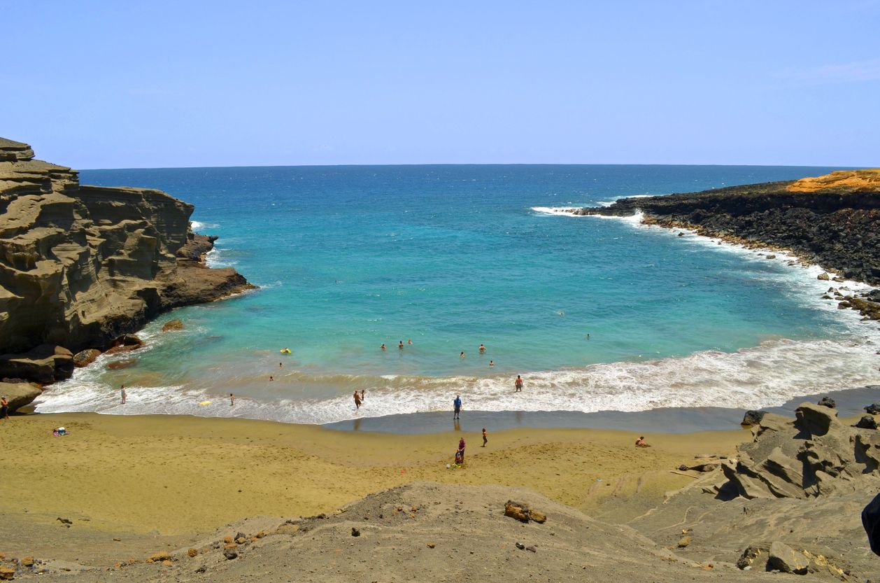 Pantai Papakolea di Hawaii