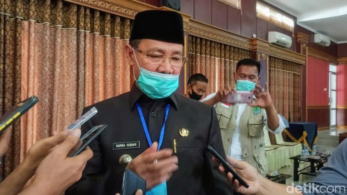 Pemkab Majalengka menutup destinasi wisata dan melarang kegiatan banyak massa