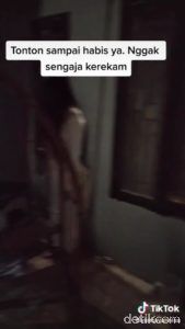 Penampakan Hantu Wanita Saat Masak Mie Instan Ini Bikin Geger