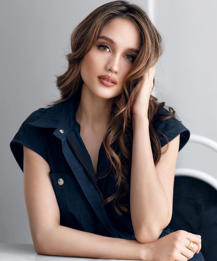 pindah warga negara Cinta Laura