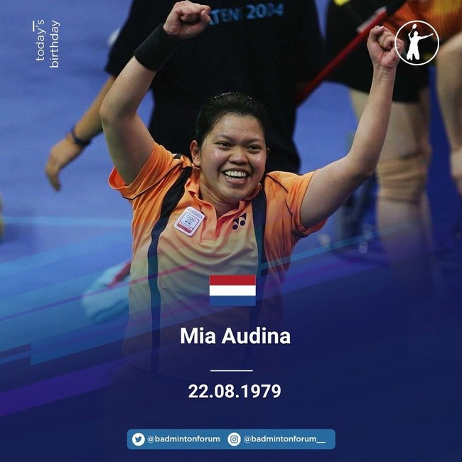Mia Audina Tjiptawan adalah mantan pemain bulu tangkis Indonesia. Ia merupakan atlet peraih medali perak Olimpiade Atlanta 1996 dan Athena 2004. Ia memperkuat Tim Piala Uber Indonesia saat masih berumur 14 tahun dan menjadi anggota Tim Piala Uber termuda sepanjang sejarah bulu tangkis. Mia mendapat julukan Si Anak Ajaib dan Anak SMA Penentu Piala Uber karena menjadi pemain penentu kemenangan Indonesia saat menjuarai Piala Uber 1994 dan 1996. Kini ia memilih untuk menjadi warna negara Belanda karena mengikuti sang suami, Tylio Lobman. Foto: Instagram @badmintonfoum_.