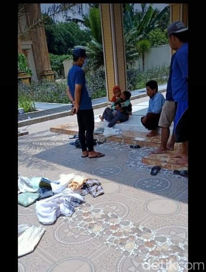 Satu keluarga yang viral mencuri kotak amal tertangkap