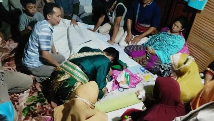 Seorang pengantin pria, Shiming (25) di Kabupaten Gowa, Sulsel ibunya meninggal sesaat jelang akad nikah (dok. Istimewa).