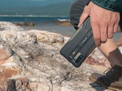 Wujud HP Tahan Banting 5G Pertama di Dunia