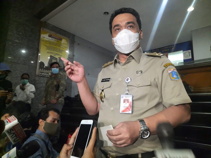 Wagub DKI Jakarta Riza Patria usai diklarifikasi soal kerumunan acara Habib Rizieq.