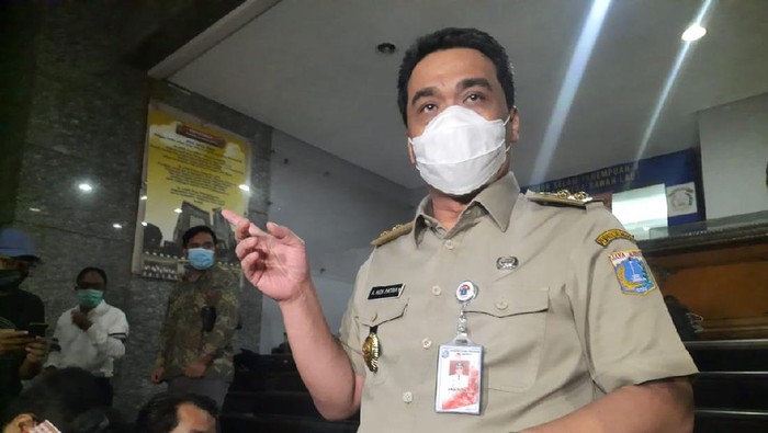 Wagub DKI Jakarta Riza Patria usai diklarifikasi soal kerumunan acara Habib Rizieq.
