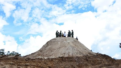 Wamenhan Tinjau Pembukaan Lahan Food Estate di Gunung Mas