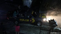 Petugas kepolisian dari Polsek Selo, Boyolali, melaksanakan patroli di Dusun Stabelan.