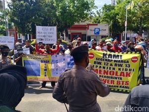 Warga Blitar Mengadu Pendirian Tower Seluler di Kantor Dewan