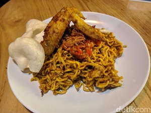 Warkop Tanjakan : Pedas Nendang Mie Geprek dan Nasi Goreng Gila Keanu Agl