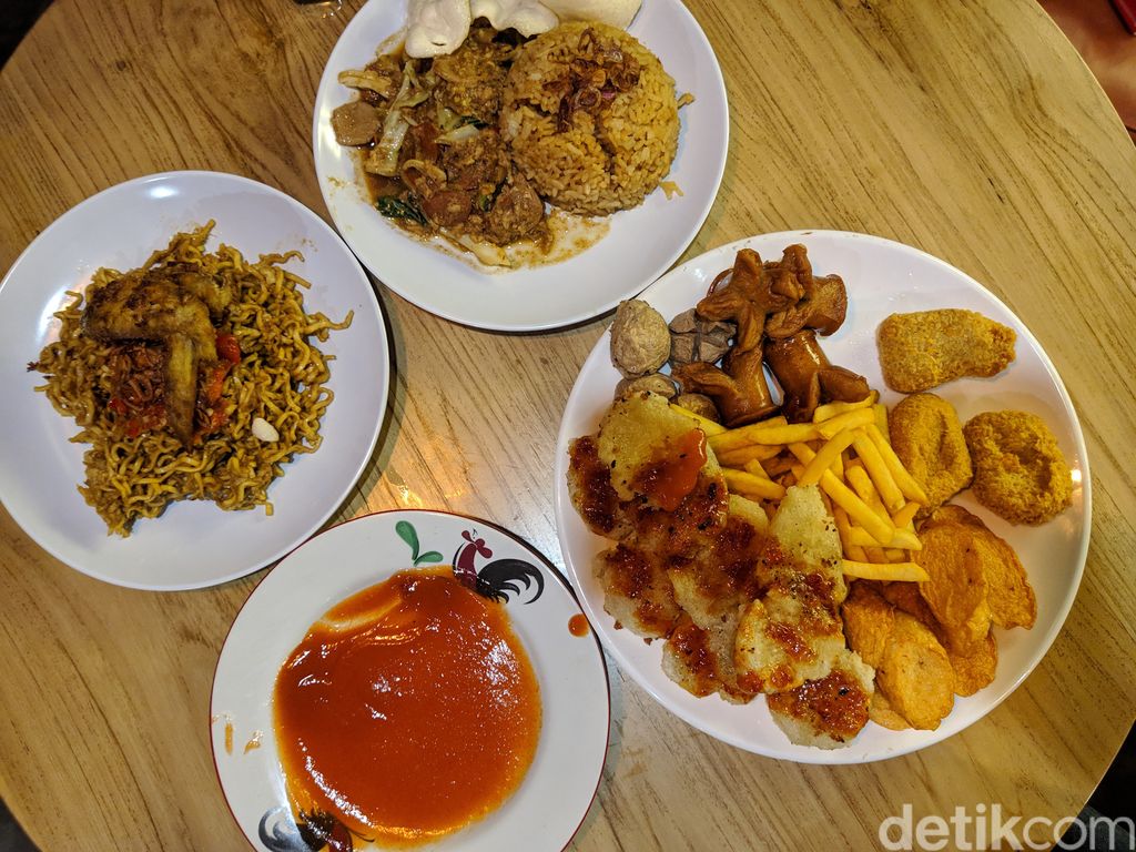 Warkop Tanjakan : Pedas Nendang Mie Geprek dan Nasi Goreng Gila Keanu Agl