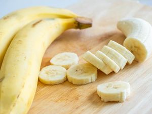 Trik 15 Detik Bikin Pisang Awet, Begini Fungsi Membungkus Tangkai Buah
