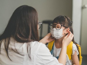 Haruskah Anak Memakai Masker Dobel Demi Cegah COVID-19? Ini Kata Dokter