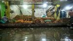 Potret Pasar Induk Cibitung yang Becek Usai Diguyur Hujan