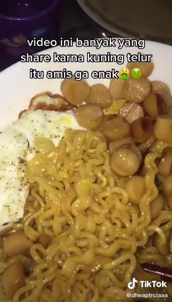 Buang Kuning  Telur  dari Mie  Instan Video Ini Bikin Nyesek 