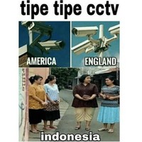 CCTV nya orang Indonesia yang paling beda. Ibu-ibu komplek. Kalau udah diomongin gawat deh, satu RT bisa tahu.. Foto: 1cak.com