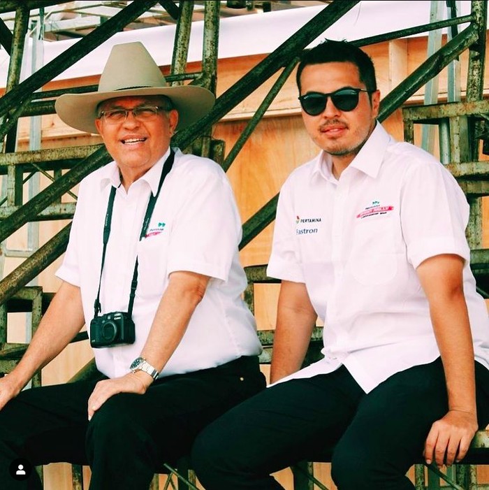 Helmy Sungkar (Kiri) dan Rifat Sungkar (kanan)