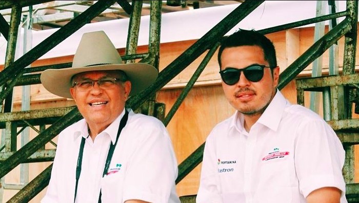 Helmy Sungkar (Kiri) dan Rifat Sungkar (kanan) Helmy Sungkar (Kiri) dan Rifat Sungkar (kanan)