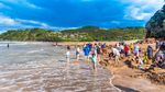 Foto: Pantai Unik yang Punya Air Panas