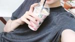 10 Pose Kece Jaehyun NCT Saat Jadi Barista dan Makan Es Krim