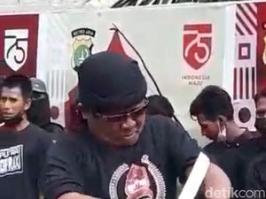 Jawara Banten Beraksi Debus di Polda Metro, Dukung Kapolda Fadil Imran