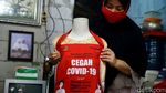 Kreatif! Wanita Ini Sulap Tas Bansos Presiden Jadi Celemek Unik