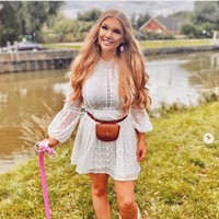 Faktanya, kemampuan berbicara ku berkurang setiap harinya. Aku menjadi katatonia (kesulitan bergerak), jadi aku tidak bisa menggerakkan tubuhku seluruhnya, ujar Lucy, seperti dikutip dari The Sun. Foto: Instagram