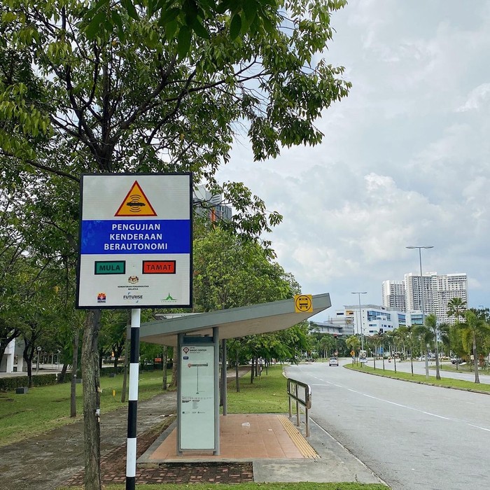 Malaysia Uji Coba Mobil Otonom