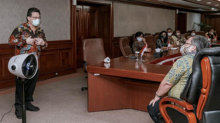 Menristek BRIN RI Bambang Brodjonegoro menyambut positif akan inovasi Air Purifier karya anak bangsa.
