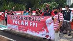 Momen Aksi Damai Tolak FPI Berujung Ricuh di Surabaya