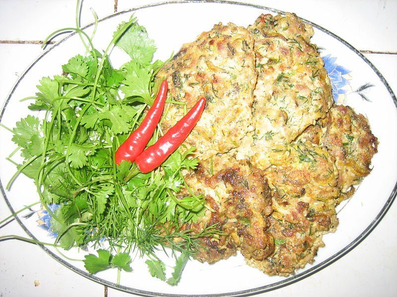 Omelet Cacing yang Bikin Merinding Tapi Jadi Favorit Orang Vietnam