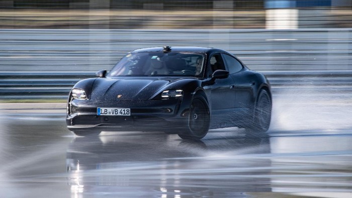 Rekor drift Porsche Taycan
