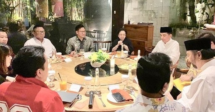 Surya Paloh Sering Makan Bareng Politisi hingga Presiden Surya Paloh Sering Makan Bareng Politisi hingga Presiden