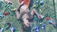 Dalam teaser fotonya, BoA menghadirkan kesan kasual yang dewasa. (Foto: dok. SM Entertainment) 