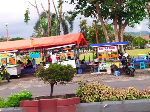 Typo Tulisan Ketoprak Jadi Ketaprok