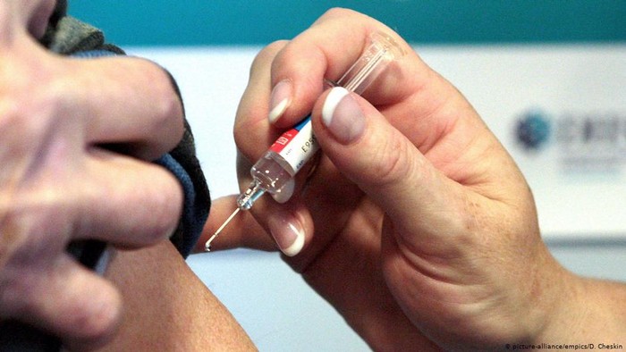 Vaksin COVID-19 AstraZeneca Menunjukkan Efektifitas hingga 90%
