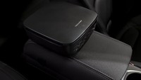 Khusus pembelian unit Almaz limited edition ini, konsumen akan mendapatkan air purifier yang eksklusif. Perangkat ini menjernihkan udara di dalam kabin sehingga perjalanan semakin nyaman. Foto: Dok. Wuling Motors Indonesia