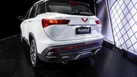 Warna two tone memberikan kesan agresif dan dinamis. Untuk pintu belakang, terdapat fitur power tailgate yang memudahkan pengguna untuk membuka dan menutup pintu bagasi secara otomatis. Foto: Dok. Wuling Motors Indonesia