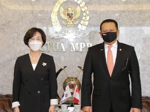 Ke Parlemen Korsel, Bamsoet Minta Ada Perhatian ke WNI Penderita Corona
