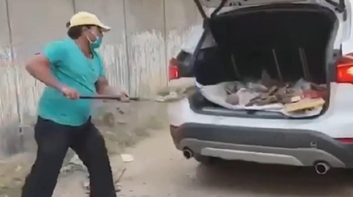 BMW buat angkut sampah