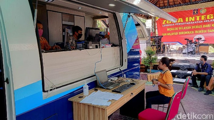 Dispendukcapil Banyuwangi Jemput Bola Rekam e-KTP di Lapas Banyuwangi