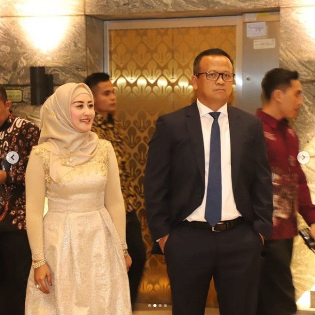 Menikah dengan Edhy Prabowo, Iis Rosita Dewi sudah melahirkan tiga anak. Anaknya yang paling kecil Satrio Budi Wiroreno berulang tahun yang kelima pada April 2020 kemarin. Foto: Instagram @ iisedhyprabowo