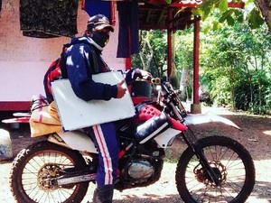 Perjuangan Guru Honorer di KBB Lewati Jalan Berlumpur Demi Mengajar