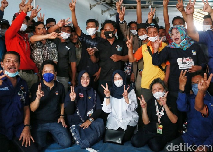 Ipuk Fiestiandani Azwar Anas dan Sugirah