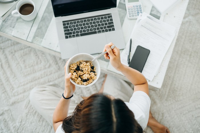Kesalahan saat makan sarapan 5 Kesalahan Sarapan Sereal yang Bisa Bikin Diet Gagal