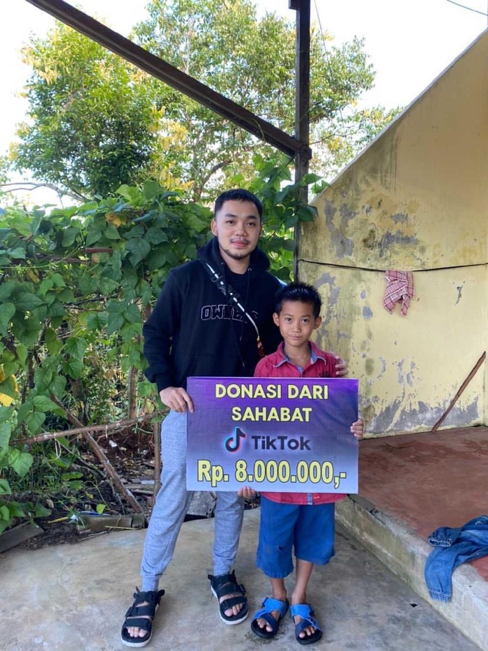 Donasi netizen TikTok untuk Kevin, bocah penjual bakpao.