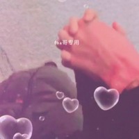 Lebih lanjut fans menyelidiki mengenai kabar kencan Lai Guanlin mengenai wanita misterius tersebut. Dilaporkan bahwa mereka menemukan bukti-bukti kebersamaan keduanya di berbagai video yang cocok dengan jadwal-jadwal Guanlin. Foto: Weibo/Douyin