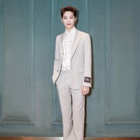 Lai Guanlin mantan personel Wanna One jadi perbincangan karena kedapatan merokok. Tak hanya itu, dari foto dan video yang beredar, pria 19 tahun tersebut juga ketahuan meludah di jalanan yang dianggap sebagai sebuah pelanggaran di negaranya. Foto: Instagram @official_lai_kuanlin