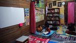 Melihat Perpustakaan-Bimbel Gratis Milik Kuli Bangunan di Demak